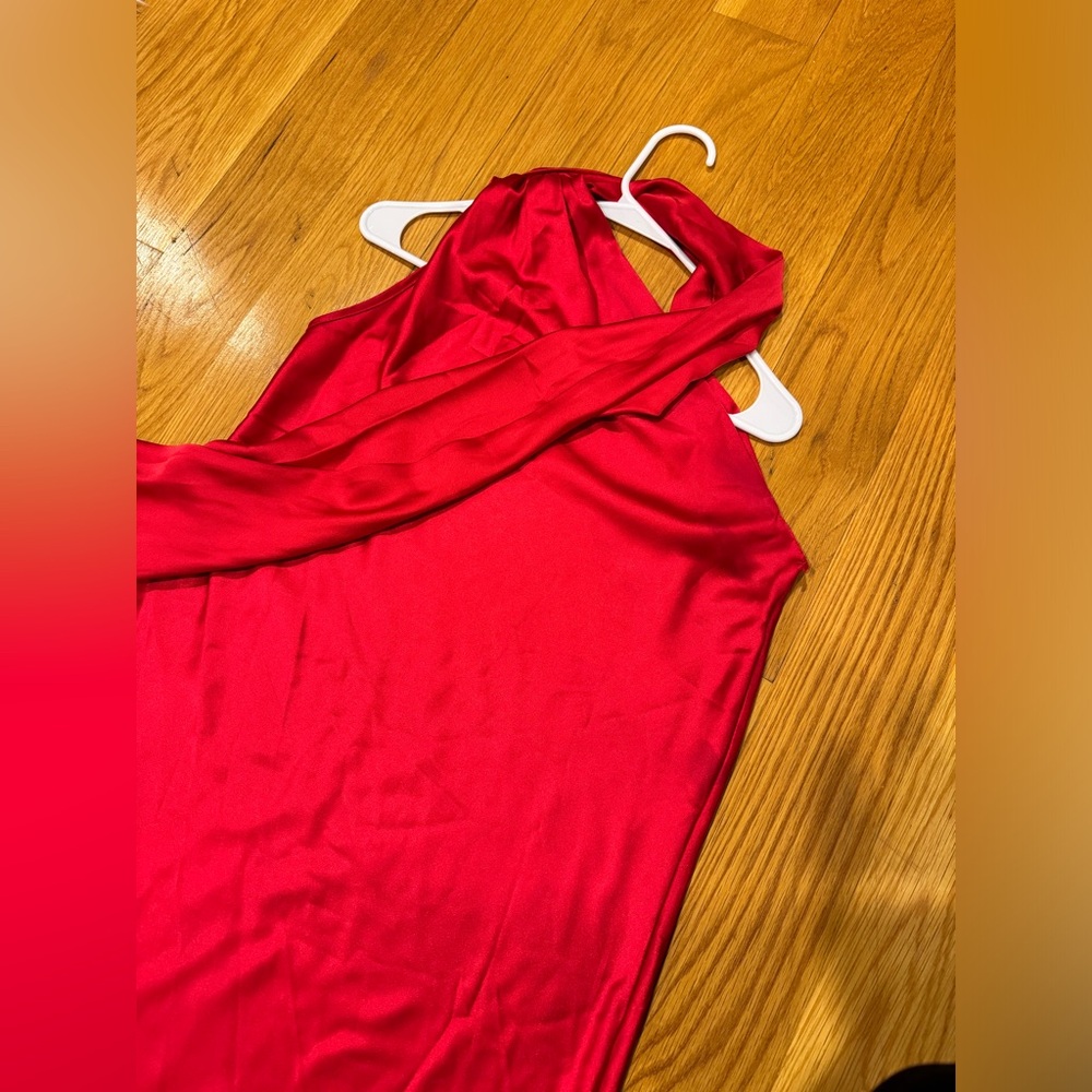 Red One Shoulder Scarf Satin Midi Dress - Picture 6 of 7